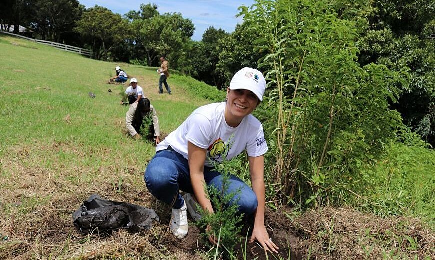 Youth meeting El Salvador Tree Challenge